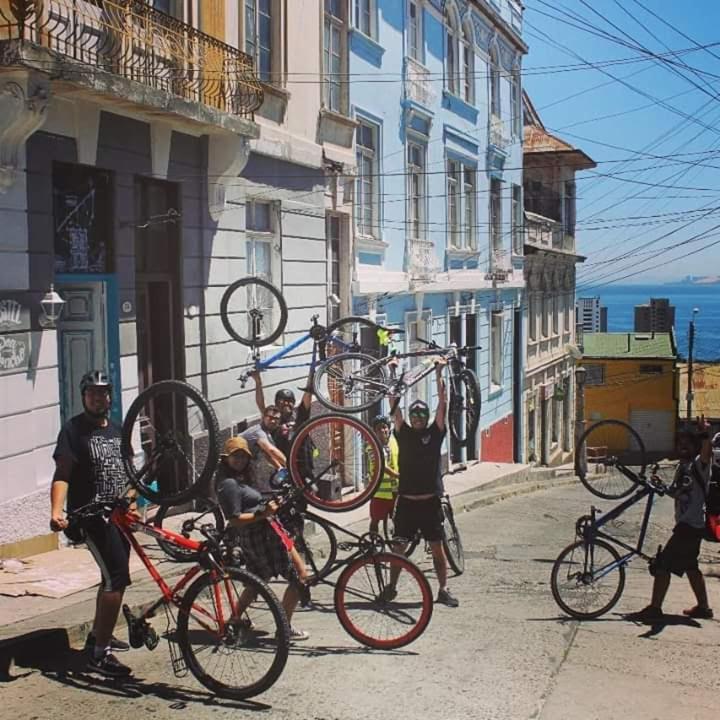Hostel Don Poncho Valparaiso Exterior photo